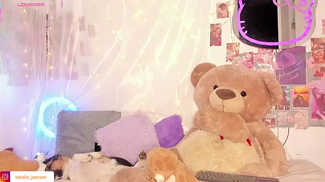 Snapshot of natalie_jaensen chatting on 02.03.26 natalie jaensen online show from 02.03.26