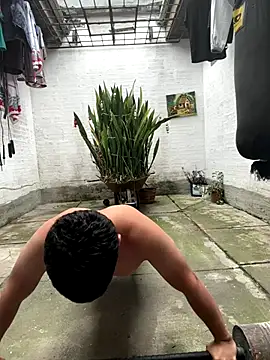 Snapshot of oliver_price1 chatting on 12.17.25 oliver price1 online show from 12.17.25