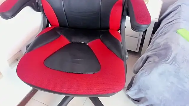 Snapshot of oliver_price1 chatting on 02.05.26 oliver price1 online show from 02.05.26