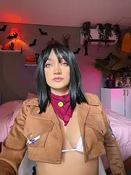 Snapshot of DaniDusan_ chatting on 10.30.25 DaniDusan online show from 10.30.25