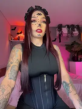 Snapshot of DaniDusan_ chatting on 11.01.25 DaniDusan online show from 11.01.25