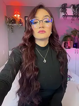 Snapshot of DaniDusan_ chatting on 11.09.25 DaniDusan online show from 11.09.25