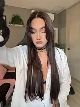 Snapshot of DaniDusan_ chatting on 05.01.26 DaniDusan online show from 05.01.26
