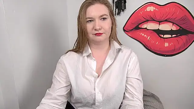 LaraDream online show from 12.22.25