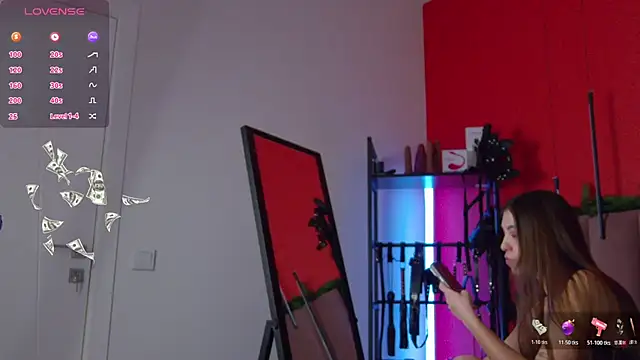 Snapshot of SweetySonya chatting on 11.28.25 SweetySonya online show from 11.28.25