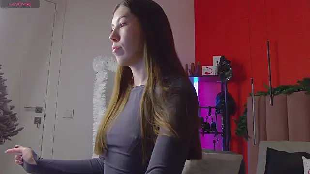 Snapshot of SweetySonya chatting on 12.18.25 SweetySonya online show from 12.18.25