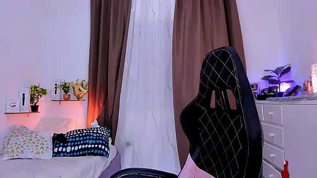 KeishaDanger  online show from 03.05.25