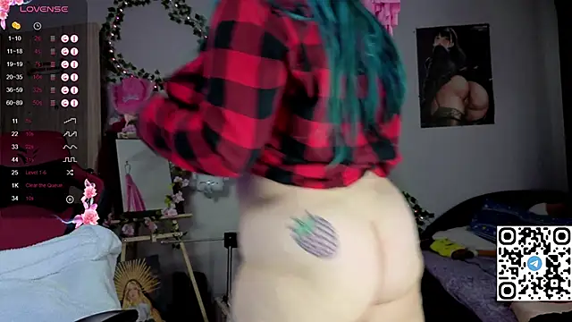 Snapshot of Silvia_Santorskii chatting on 12.20.25 Silvia Santorskii online show from 12.20.25