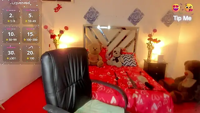 Snapshot of Miagrace chatting on 10.17.25 Miagrace online show from 10.17.25