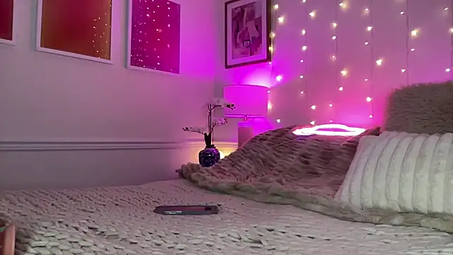 Snapshot of Fitnessbabe69 chatting on 02.08.26 Fitnessbabe69 online show from 02.08.26