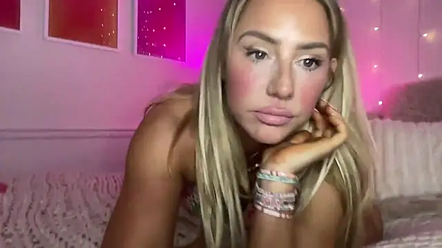 Snapshot of Fitnessbabe69 chatting on 02.17.26 Fitnessbabe69 online show from 02.17.26