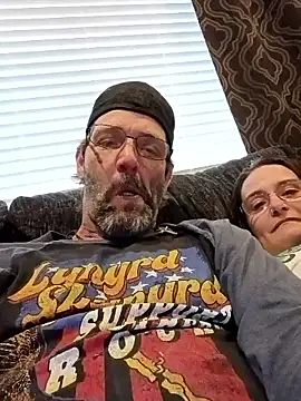 Donglong80 online show from 10.31.25